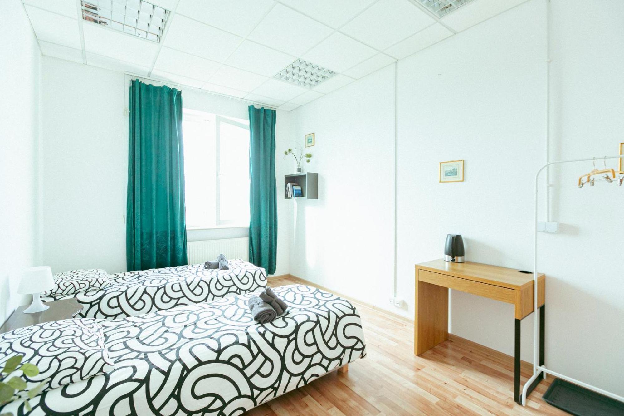 Hostel Metro Kabaty Варшава Екстер'єр фото