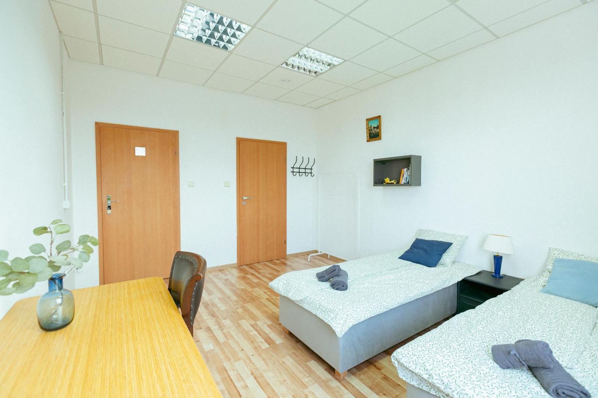 Hostel Metro Kabaty Варшава Екстер'єр фото